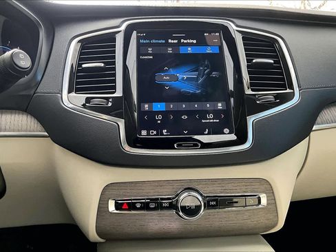 Used 2023 Volvo XC90 B6 Ultimate w/ Protection Package Premier image 35