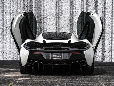 Used 2017 McLaren 570S image 20