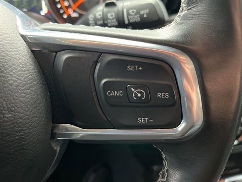 Used 2022 Jeep Wrangler Unlimited Sahara image 14