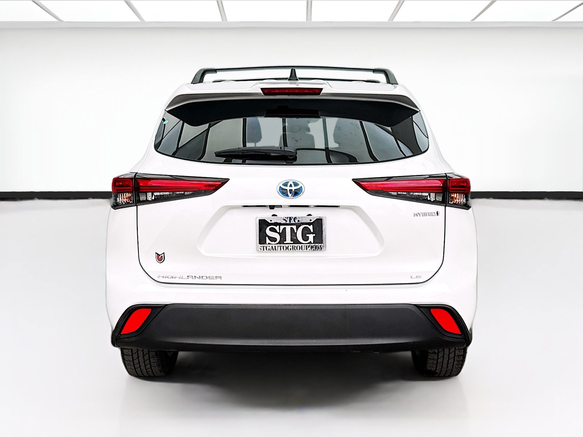 Used 2023 Toyota Highlander LE FWD image 5