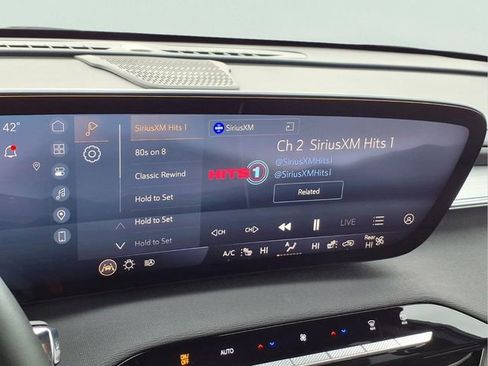 Certified 2025 Buick Enclave Preferred FWD image 6