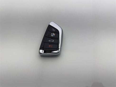 Used 2019 BMW 330i Sedan w/ Driving Assistance Package image 74