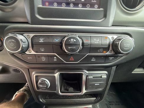 Used 2023 Jeep Wrangler Sport AWD/4WD image 19