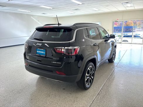 Used 2023 Jeep Compass Limited w/ Sun and Sound Group image 7