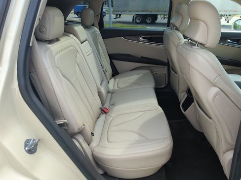Used 2016 Lincoln MKX Reserve w/ Cargo Utility Package FWD image 34