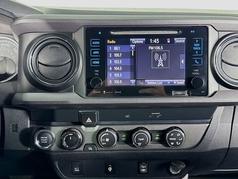 Used 2019 Toyota Tacoma TRD Off-Road AWD/4WD image 10