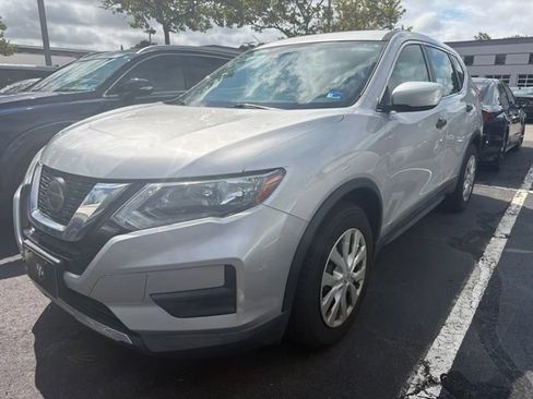 Used 2020 Nissan Rogue S FWD image 3