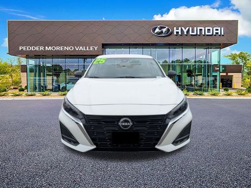 Used 2025 Nissan Altima 2.5 SV image 8