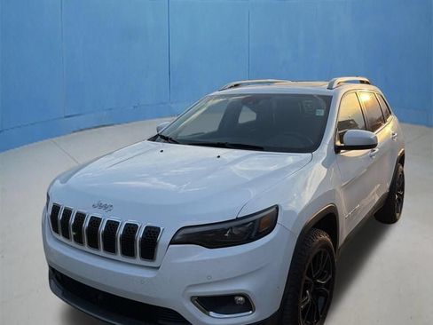 Used 2019 Jeep Cherokee Limited w/ Luxury Group AWD/4WD image 4