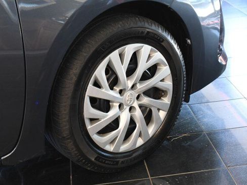Used 2017 Toyota Corolla LE FWD image 9