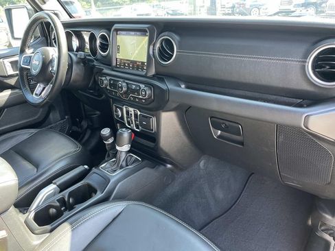 Used 2022 Jeep Wrangler Unlimited Sahara w/ Safety Group AWD/4WD image 29