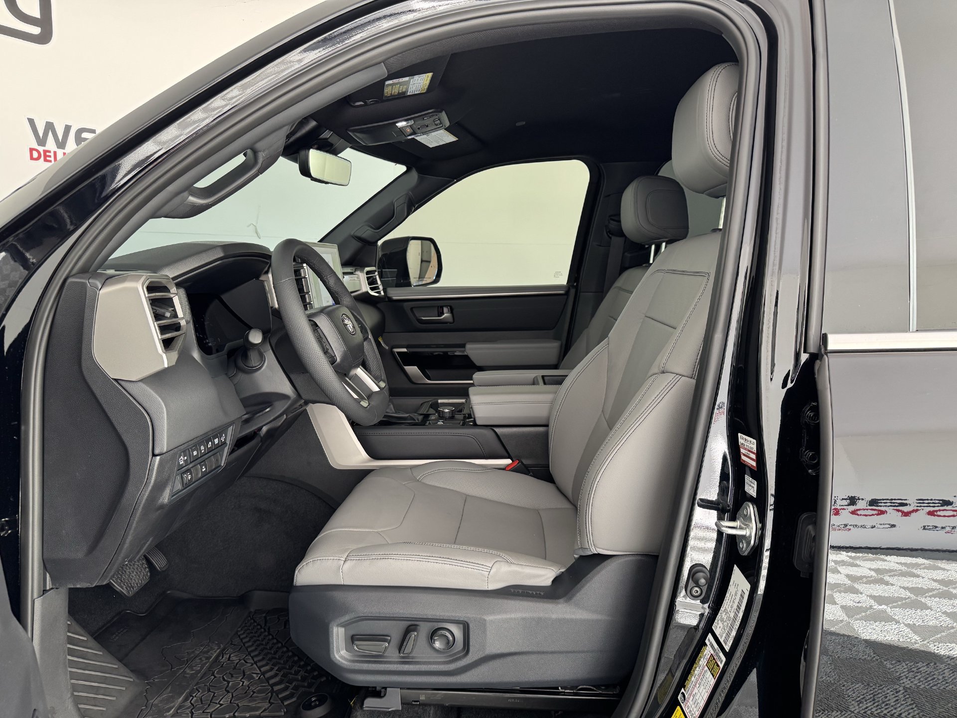 Certified 2026 Toyota Tundra Limited w/ Power Package AWD/4WD image 16