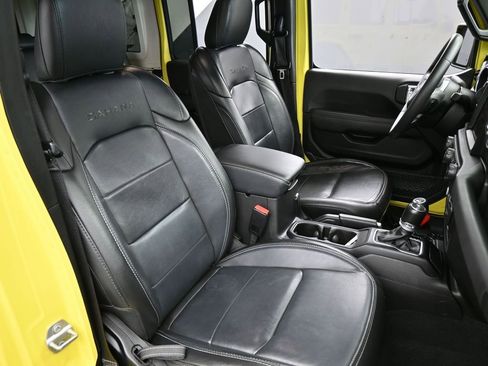 Used 2023 Jeep Wrangler Unlimited Sahara image 49