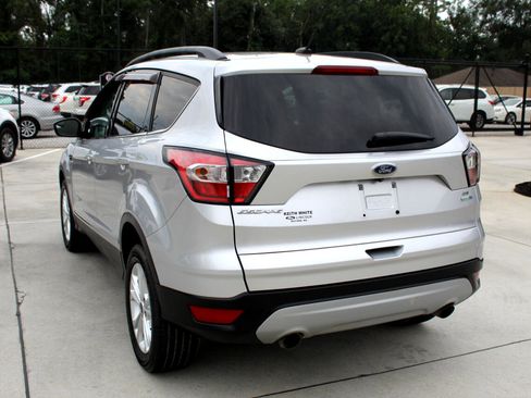 Used 2018 Ford Escape SE image 20