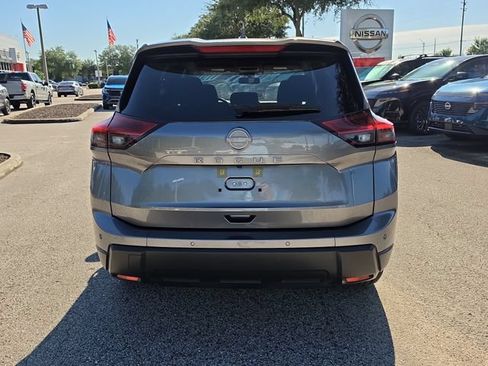 Certified 2025 Nissan Rogue SV FWD image 7