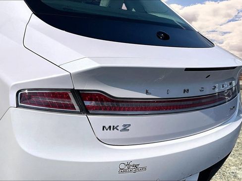 Used 2020 Lincoln MKZ w/ Convenience Package FWD image 23