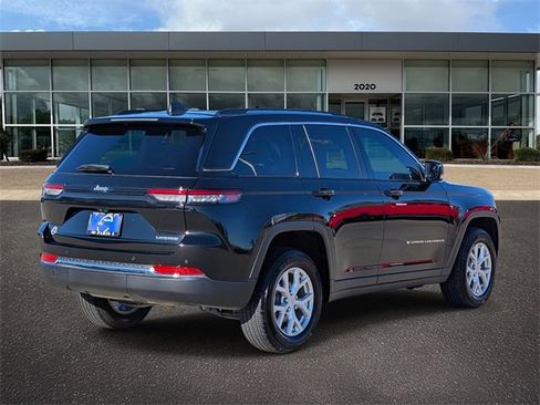 Used 2023 Jeep Grand Cherokee Limited image 4