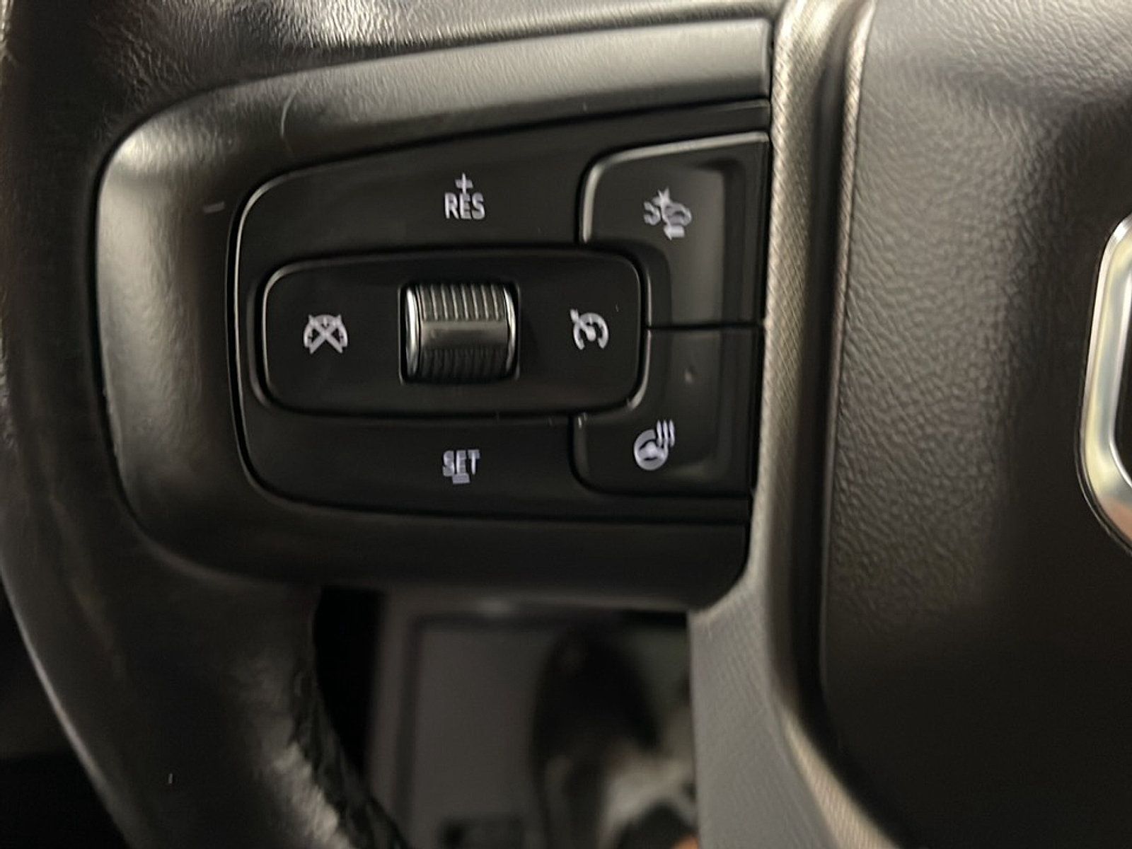 Used 2021 GMC Yukon Denali w/ Denali Premium Package AWD/4WD image 6