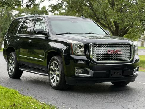 Used 2016 GMC Yukon Denali w/ Open Road Package AWD/4WD image 3