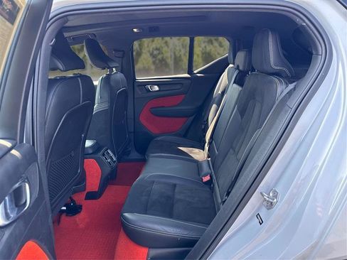 Used 2021 Volvo XC40 T5 R-Design AWD/4WD image 10