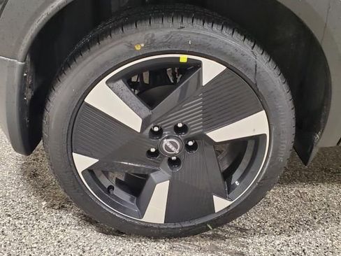 Used 2025 Nissan Kicks SR image 5