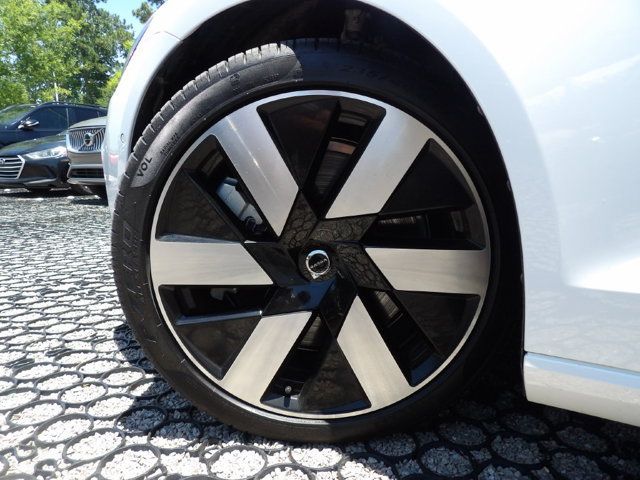 Certified 2025 Volvo S60 T8 Plus AWD/4WD image 30