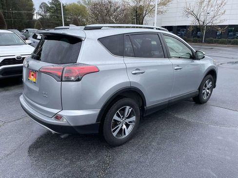 Used 2018 Toyota RAV4 XLE image 10