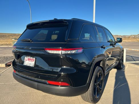 New 2025 Jeep Grand Cherokee Limited w/ Luxury Tech Group II image 5
