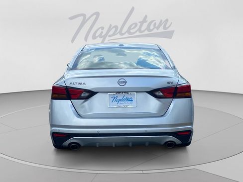 Used 2024 Nissan Altima 2.5 SV w/ SV Premium Package FWD image 4