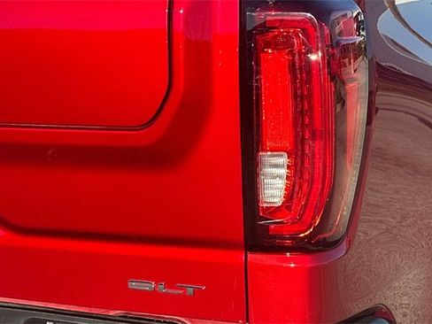 Used 2025 GMC Sierra 1500 SLT w/ SLT Convenience Package image 36