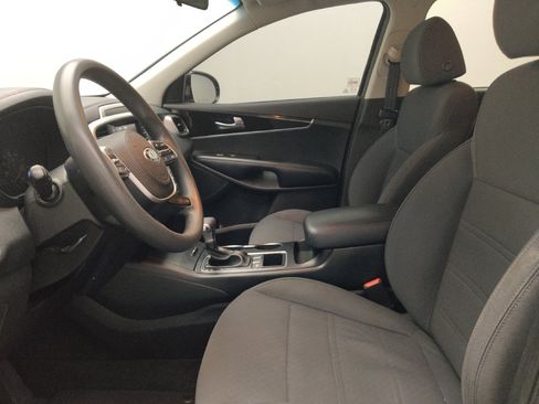 Used 2020 Kia Sorento LX FWD image 17