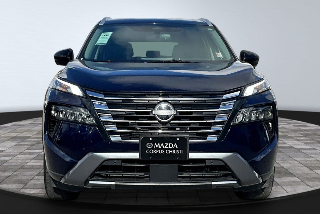 Used 2026 Nissan Rogue SL FWD image 3