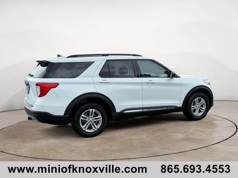 Used 2023 Ford Explorer XLT w/ Equipment Group 202A AWD/4WD image 3