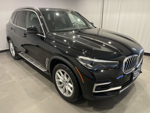 Used 2023 BMW X5 xDrive40i w/ Premium Package image 3