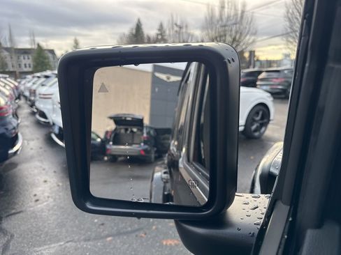 Used 2023 Jeep Wrangler Unlimited Sahara w/ Cold Weather Group image 39