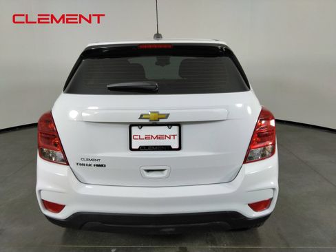 Used 2022 Chevrolet Trax LS AWD/4WD image 6