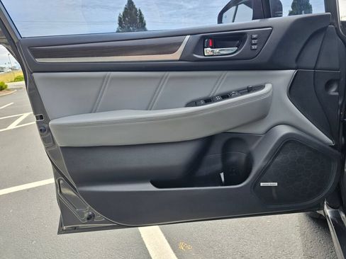 Used 2018 Subaru Legacy 3.6R Limited AWD/4WD image 19