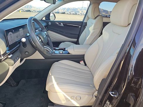 Used 2025 Genesis GV80 2.5T Standard AWD/4WD image 6