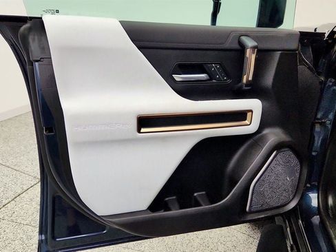 Used 2025 GMC Hummer EV 2X AWD/4WD image 9