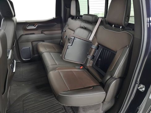 Used 2022 GMC Sierra 1500 Denali w/ Technology Package AWD/4WD image 39