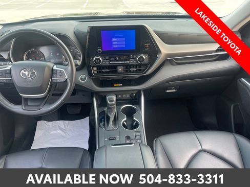Certified 2024 Toyota Highlander XLE FWD image 24