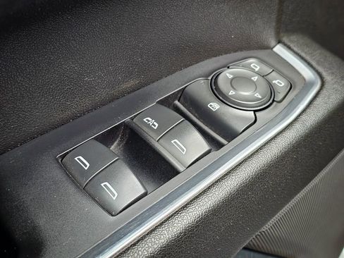 Certified 2024 GMC Sierra 1500 SLE w/ Preferred Package image 12