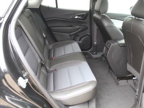 Used 2025 Chevrolet Trax LT w/ Driver Confidence Package image 33