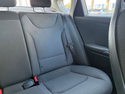 Used 2025 Kia K4 LXS image 36