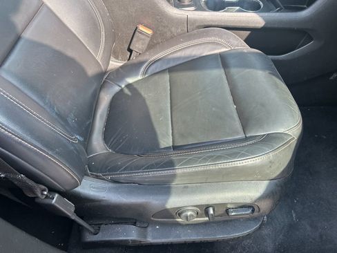 Used 2021 Chevrolet Traverse LT w/ LT Premium Package image 38