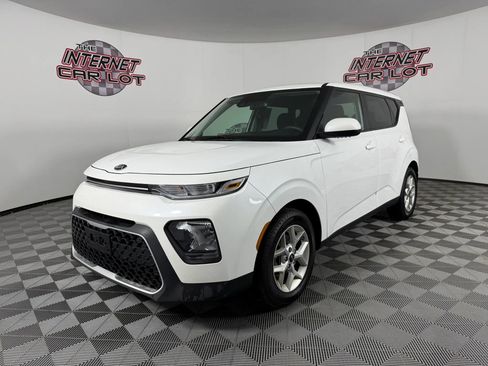 Used 2020 Kia Soul S image 3