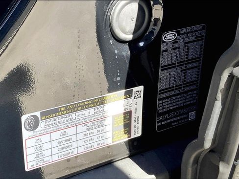 New 2026 Land Rover Range Rover Velar Dynamic SE image 13