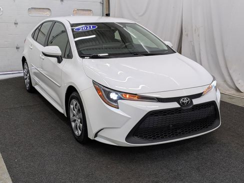 Used 2021 Toyota Corolla LE image 14