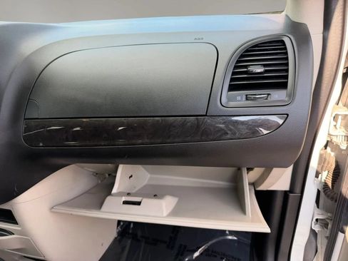 Used 2018 Dodge Grand Caravan SE w/ UConnect Hands-Free Group FWD image 44