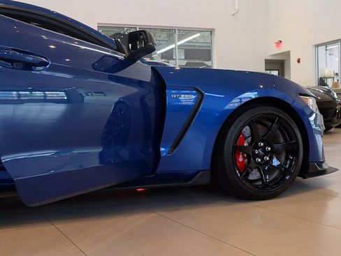 Used 2017 Ford Mustang Shelby GT350R w/ GT350R Equipment Group 920A image 22